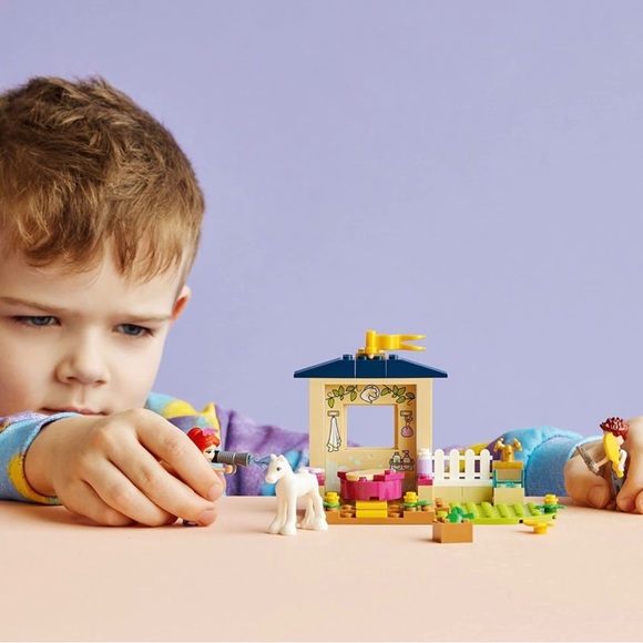 LEGO FRIENDS: Pony-Washing Stable Daniel And Mia 60 pieces Building Set (41696) - Picture 8 of 8